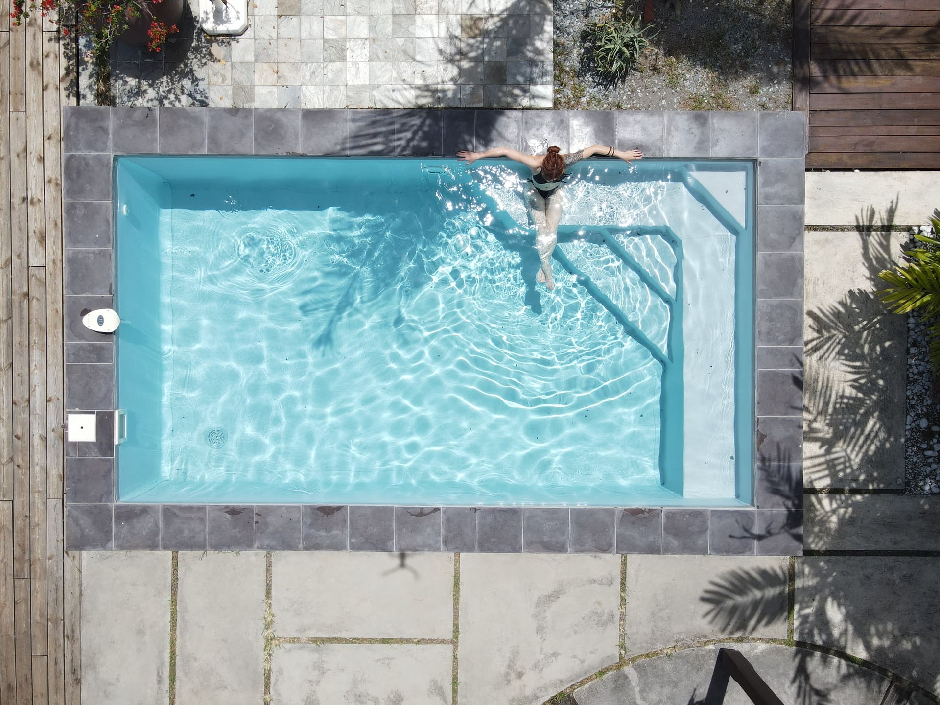 Découvrez nos conseils pour bien réserver une maison de vacances avec piscine aux Antilles : confort, intimité et sérénité pour des séjours en toute tranquillité.